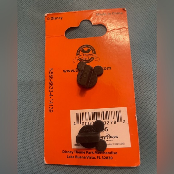 NWT Disney Parks LIMITED EDITION 2014 Halloween Queen of Hearts Pin. - Picture 2 of 3